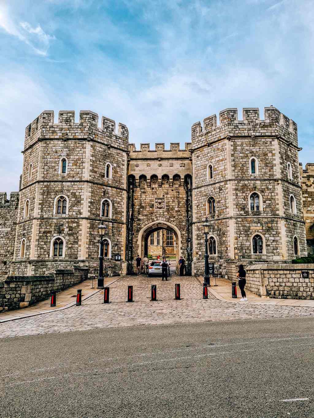 Front view of Windsor Castle entrance.